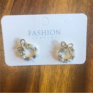 3/$20 gold tone faux pearls rhinestone wreath earrings